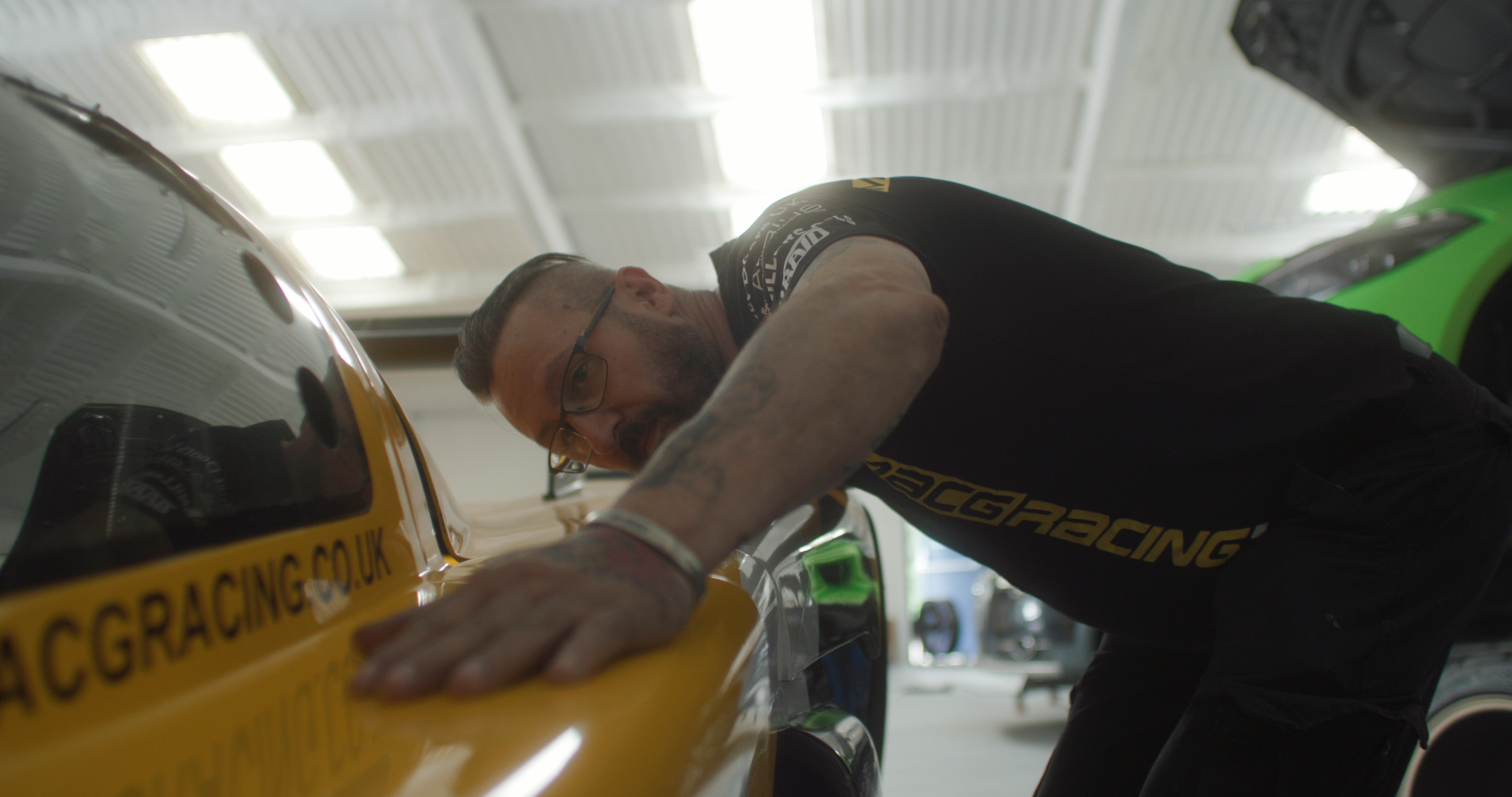 Fixing a car MacG Racing